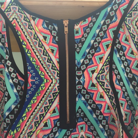 Bright Pattern Tank Top - Picture 4 of 4